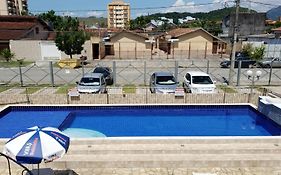 Chale Borasol Martim De Sa Piscina 600Mts Da Praia